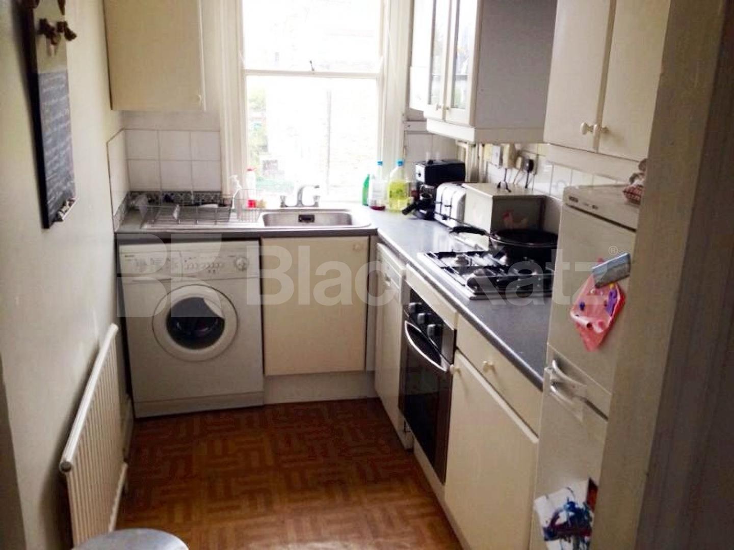 			LET, 1 Bedroom, 1 bath, 1 reception Apartment			 Bromfelde Road, Clapham North